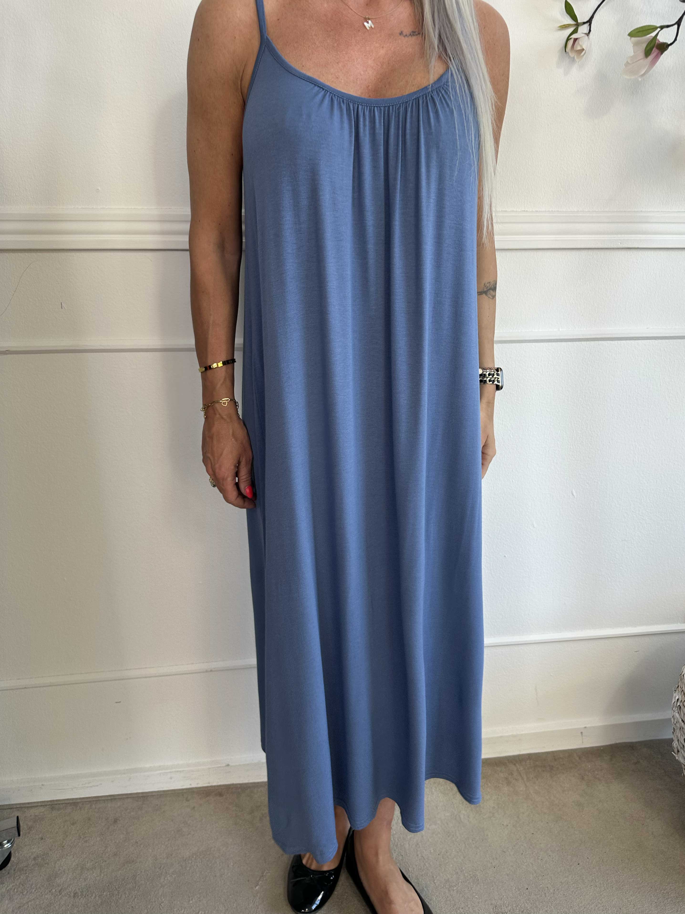 Olivia - Klänning med långa band i viskos